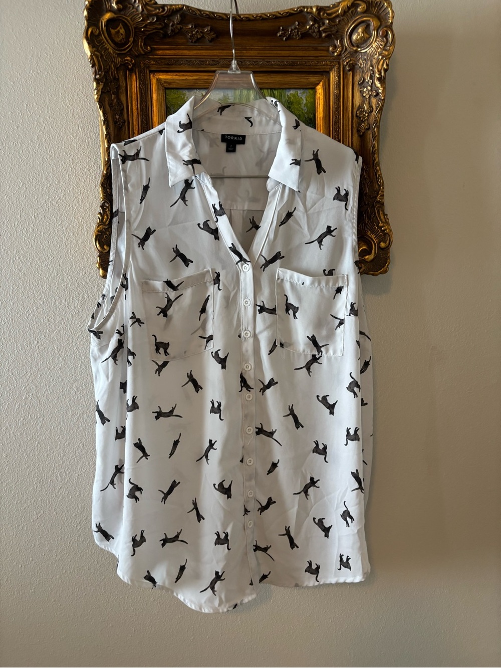 torrid White Sleeveless Button-Front Top with Black Cat Print